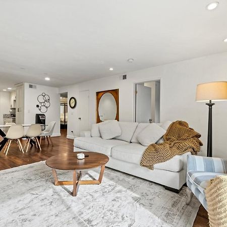 Elegant Hollywood Retreat - Spacious 2Br 2Ba Condo With Resort-Style Amenities Los Angeles Exteriér fotografie