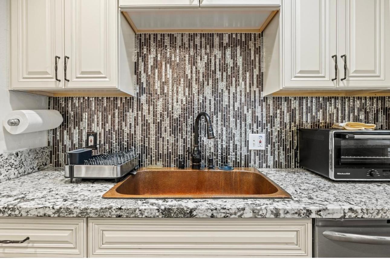 Elegant Hollywood Retreat - Spacious 2Br 2Ba Condo With Resort-Style Amenities Los Angeles Exteriér fotografie