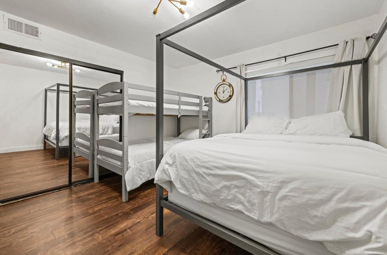 Elegant Hollywood Retreat - Spacious 2Br 2Ba Condo With Resort-Style Amenities Los Angeles Exteriér fotografie