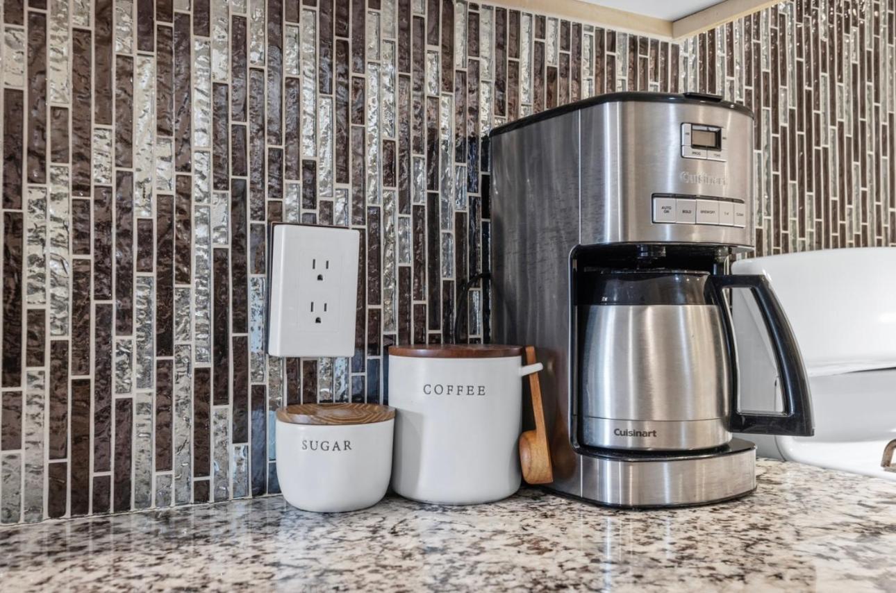 Elegant Hollywood Retreat - Spacious 2Br 2Ba Condo With Resort-Style Amenities Los Angeles Exteriér fotografie
