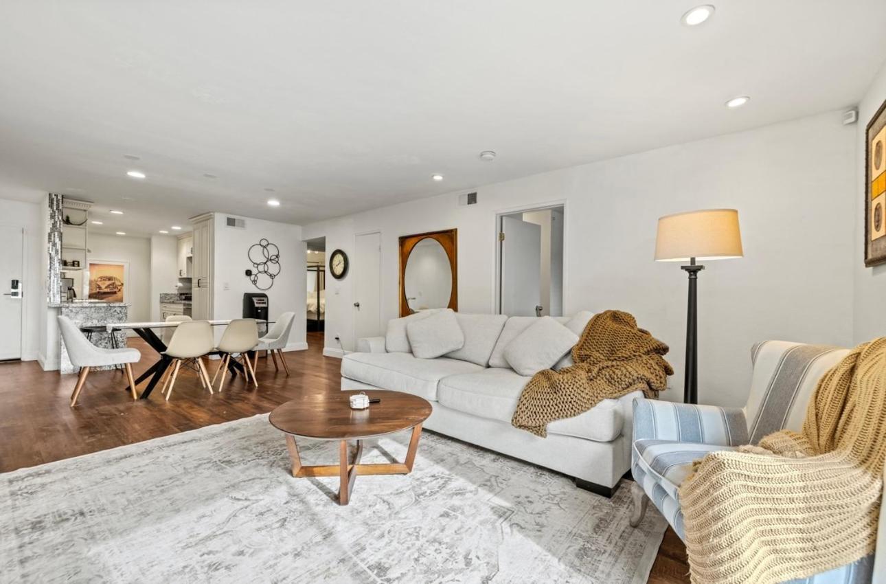 Elegant Hollywood Retreat - Spacious 2Br 2Ba Condo With Resort-Style Amenities Los Angeles Exteriér fotografie