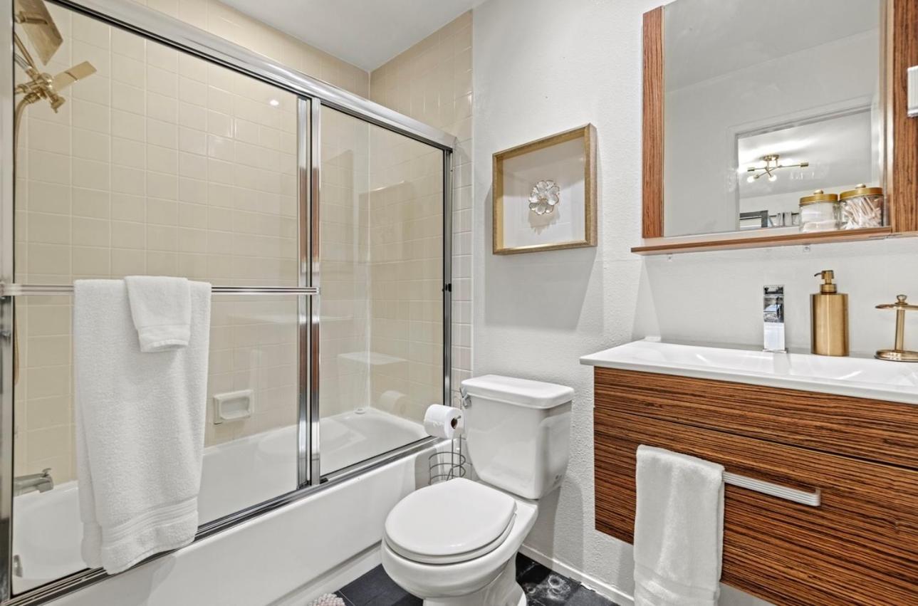 Elegant Hollywood Retreat - Spacious 2Br 2Ba Condo With Resort-Style Amenities Los Angeles Exteriér fotografie