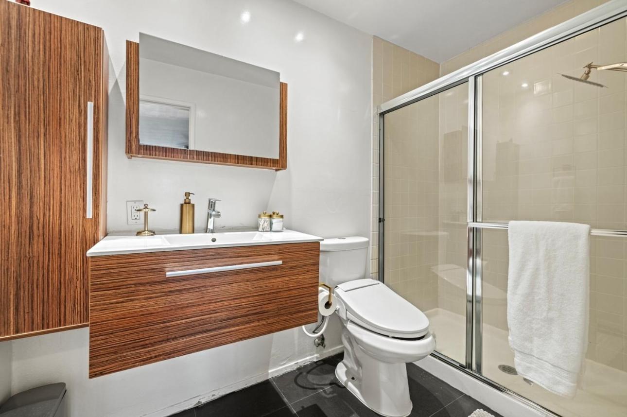 Elegant Hollywood Retreat - Spacious 2Br 2Ba Condo With Resort-Style Amenities Los Angeles Exteriér fotografie